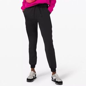 Lululemon Stretch High Rise Jogger (size 8)